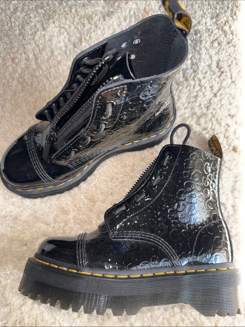 DR. MARTENS AIRWAIR Flower Black Patent Platform Lace-Up Ankle Boots - Picture 2 of 5